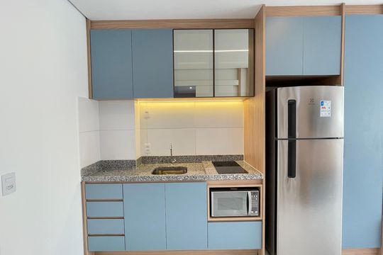 Cozinha de apartamento para alugar com 1 quarto, 32m² em Butantã, São Paulo
