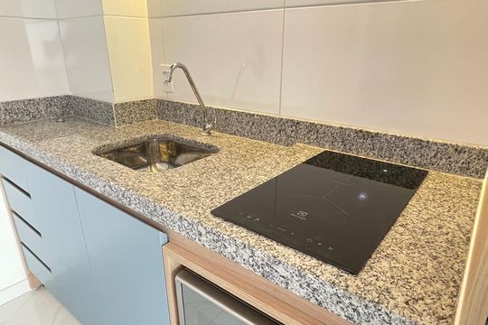 Cozinha de apartamento para alugar com 1 quarto, 32m² em Butantã, São Paulo