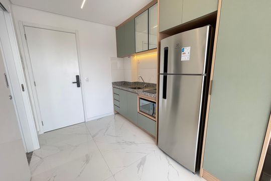 Cozinha de apartamento para alugar com 1 quarto, 32m² em Butantã, São Paulo