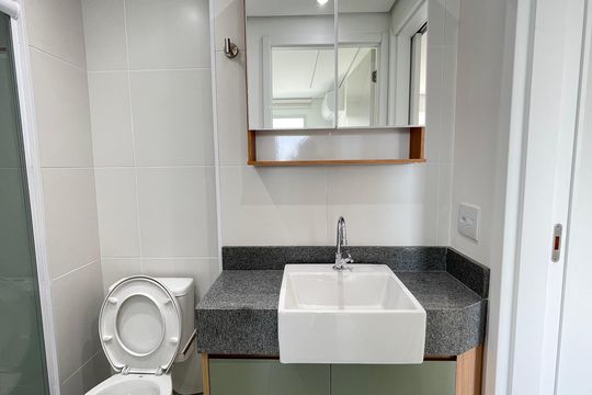 Banheiro de apartamento para alugar com 1 quarto, 32m² em Butantã, São Paulo