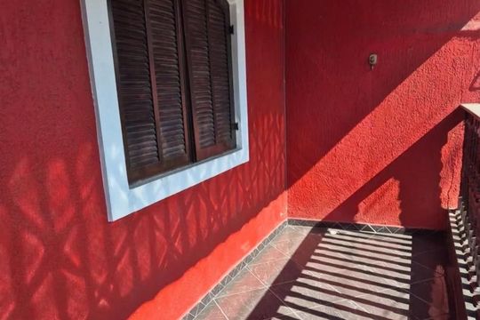 Área externa de casa à venda com 4 quartos, 200m² em Jardim Gianetti, São Paulo