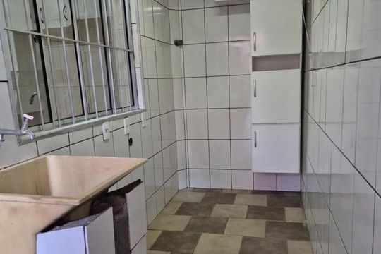 Área de serviço de casa à venda com 4 quartos, 200m² em Jardim Gianetti, São Paulo