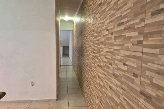 Corredor de casa à venda com 4 quartos, 200m² em Jardim Gianetti, São Paulo