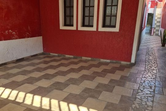 Área externa de casa à venda com 4 quartos, 200m² em Jardim Gianetti, São Paulo