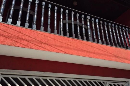Fachada de casa à venda com 4 quartos, 200m² em Jardim Gianetti, São Paulo