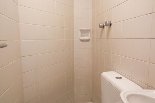 Banheiro de serviço de apartamento para alugar com 4 quartos, 190m² em Itaim Bibi, São Paulo