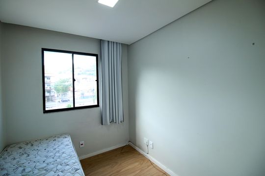 Quarto 1 de apartamento para alugar com 2 quartos, 47m² em Vaz Lobo, Rio de Janeiro