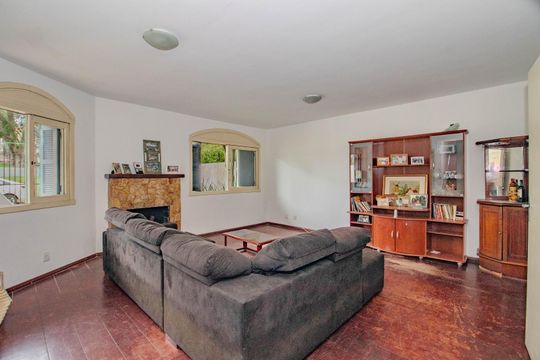 Casa à venda com 4 quartos, 300m² em Jardim Sabará, Porto Alegre