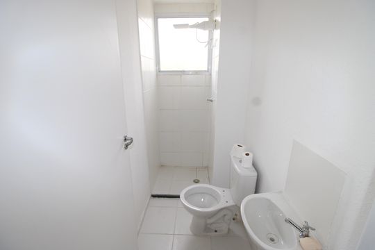 Banheiro de apartamento para alugar com 2 quartos, 41m² em Colônia (zona Leste), São Paulo