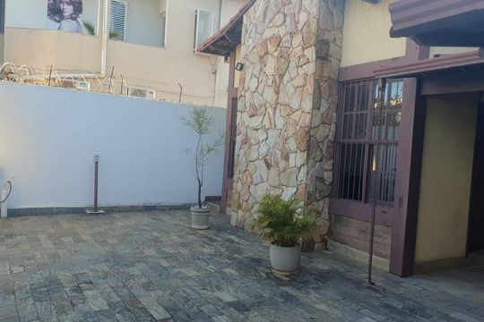 Área externa de casa à venda com 5 quartos, 280m² em Santa Branca, Belo Horizonte