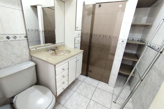 Casa à venda com 2 quartos, 130m² em Vila Bertioga, São Paulo