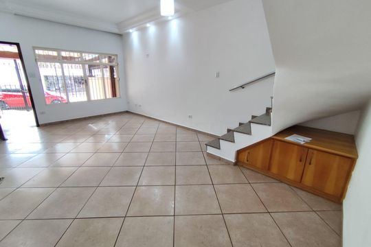 Casa à venda com 2 quartos, 130m² em Vila Bertioga, São Paulo