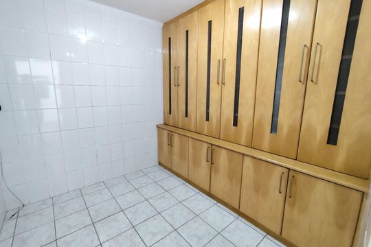 Casa à venda com 2 quartos, 130m² em Vila Bertioga, São Paulo