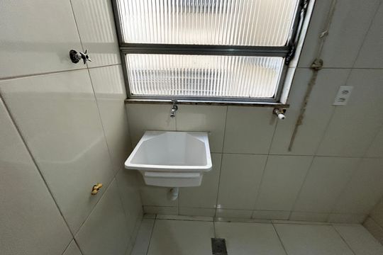 Área de Serviço de apartamento para alugar com 2 quartos, 48m² em Inhaúma, Rio de Janeiro