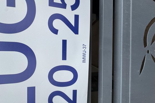 PLACA GRANDE de apartamento para alugar com 2 quartos, 45m² em Jardim Maria Beatriz, Carapicuíba