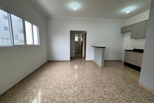 Sala/Cozinha de apartamento para alugar com 2 quartos, 45m² em Jardim Maria Beatriz, Carapicuíba
