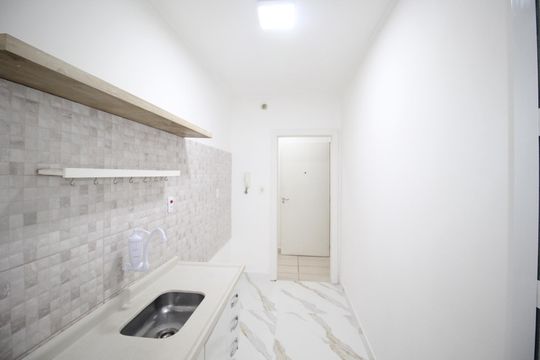 Cozinha de apartamento para alugar com 1 quarto, 46m² em Mont’serrat, Porto Alegre
