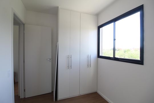 Quarto 1 de apartamento para alugar com 2 quartos, 45m² em Barra Olímpica, Rio de Janeiro