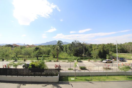 Quarto 1 - Vista de apartamento para alugar com 2 quartos, 45m² em Barra Olímpica, Rio de Janeiro