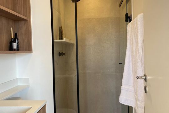 Banheiro de apartamento para alugar com 1 quarto, 46m² em Jardim Marajoara, São Paulo