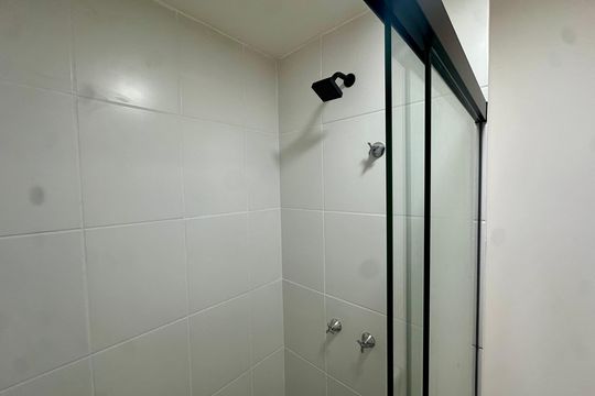 Banheiro de apartamento para alugar com 2 quartos, 41m² em Várzea de Baixo, São Paulo