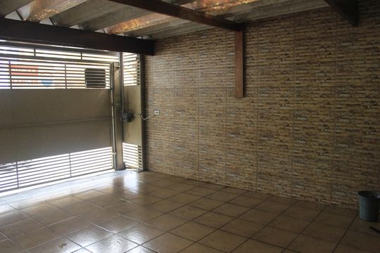 Garagem  de casa para alugar com 3 quartos, 190m² em Jardim Bela Vista, Guarulhos