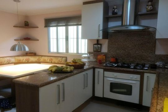 Cozinha de casa à venda com 3 quartos, 150m² em Jardim Los Angeles, São Paulo