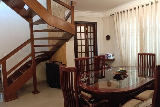 Sala de casa à venda com 3 quartos, 150m² em Jardim Los Angeles, São Paulo