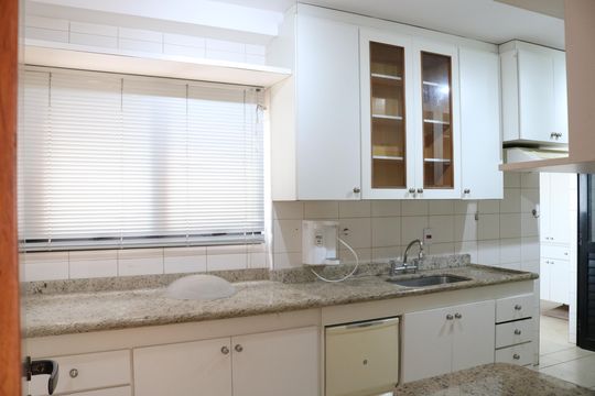Cozinha de apartamento para alugar com 3 quartos, 126m² em Alto da Lapa, São Paulo