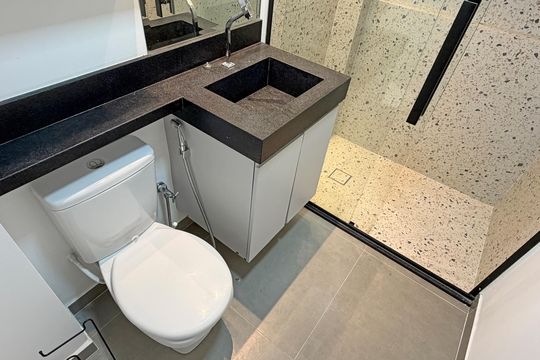 Banheiro de apartamento para alugar com 1 quarto, 42m² em Aparecida, Santos