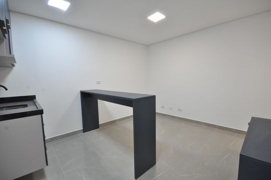 Sala/Cozinha de apartamento à venda com 1 quarto, 30m² em Parque Vitoria, São Paulo