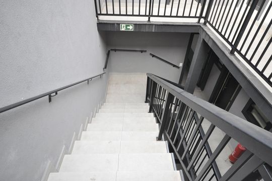 Escada de apartamento à venda com 1 quarto, 30m² em Parque Vitoria, São Paulo