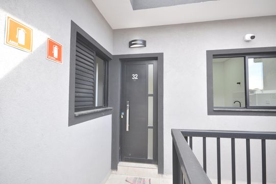 Hall de entrada de apartamento à venda com 1 quarto, 30m² em Parque Vitoria, São Paulo