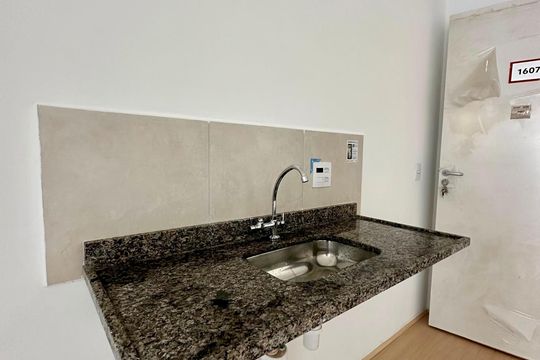 Cozinha de apartamento à venda com 1 quarto, 31m² em Santo Cristo, Rio de Janeiro