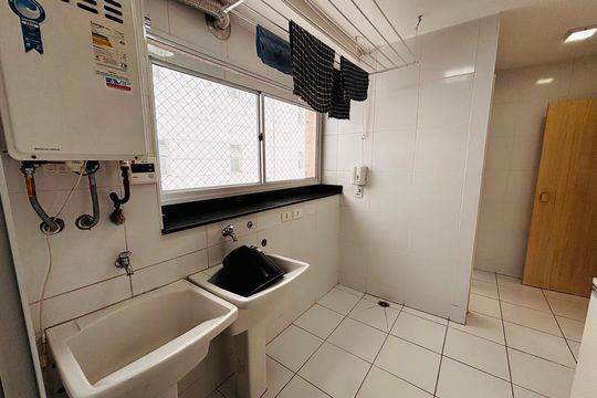 Lavanderia de apartamento à venda com 4 quartos, 243m² em Alphaville Industrial, Barueri