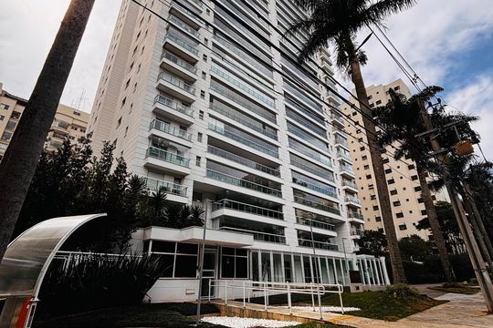 Fachada de apartamento à venda com 4 quartos, 243m² em Alphaville Industrial, Barueri