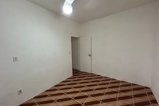 Quarto 1 de casa para alugar com 2 quartos, 75m² em Osvaldo Cruz, Rio de Janeiro
