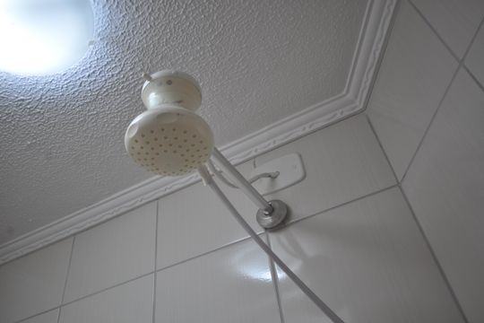 Banheiro de serviço de casa à venda com 2 quartos, 101m² em Jardim Brasil (zona Norte), São Paulo