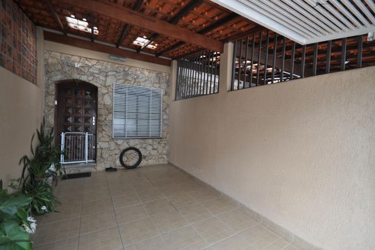 Garagem de casa à venda com 2 quartos, 101m² em Jardim Brasil (zona Norte), São Paulo