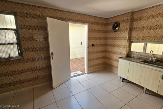 Casa à venda com 4 quartos, 155m² em Vila Brasilina, São Paulo