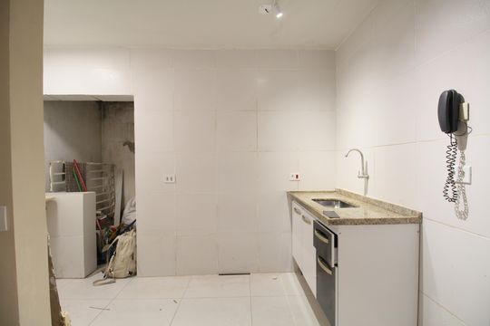 Cozinha/área de serviço  de casa para alugar com 2 quartos, 46m² em Parque Assuncao, Taboão da Serra