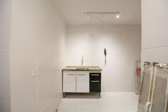 Cozinha/área de serviço  de casa para alugar com 2 quartos, 46m² em Parque Assuncao, Taboão da Serra