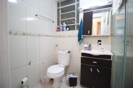 Banheiro de apartamento à venda com 4 quartos, 95m² em Moinhos de Vento, Porto Alegre