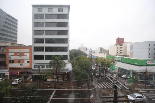 Vista de apartamento à venda com 4 quartos, 95m² em Moinhos de Vento, Porto Alegre