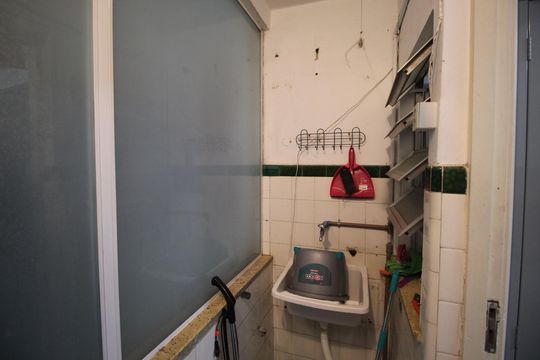 Área de Serviço de apartamento à venda com 4 quartos, 95m² em Moinhos de Vento, Porto Alegre