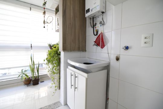 Área de Serviço de apartamento para alugar com 2 quartos, 60m² em Anil, Rio de Janeiro