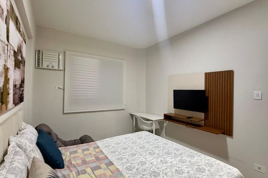 Quarto de apartamento para alugar com 1 quarto, 55m² em Jardim Las Palmas, Guarujá