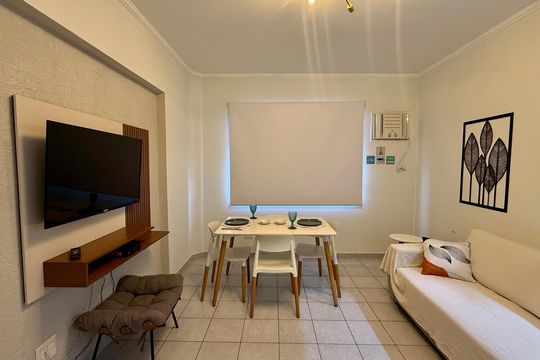 Apartamento para alugar com 1 quarto, 55m² em Jardim Las Palmas, Guarujá