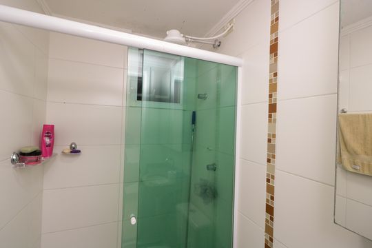 Banheiro de apartamento à venda com 1 quarto, 38m² em Vila Guiomar, Santo André