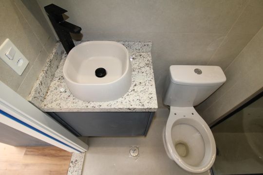 Banheiro de apartamento para alugar com 1 quarto, 26m² em Tucuruvi, São Paulo